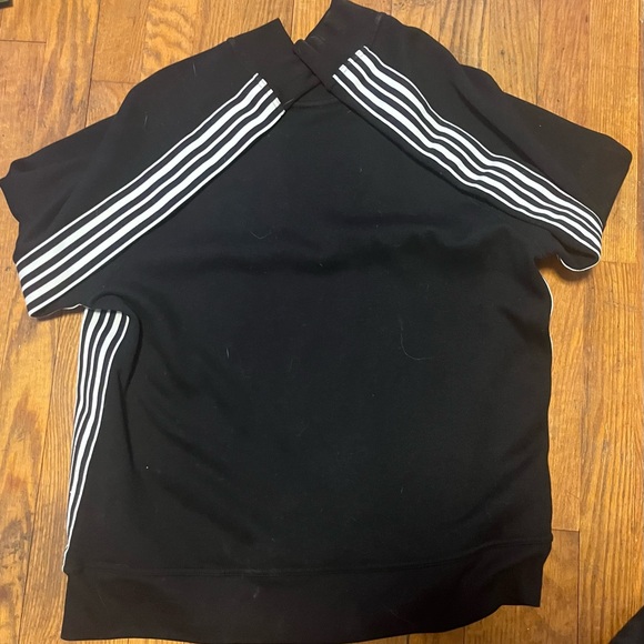 Avia Black Sweater - Picture 2 of 2